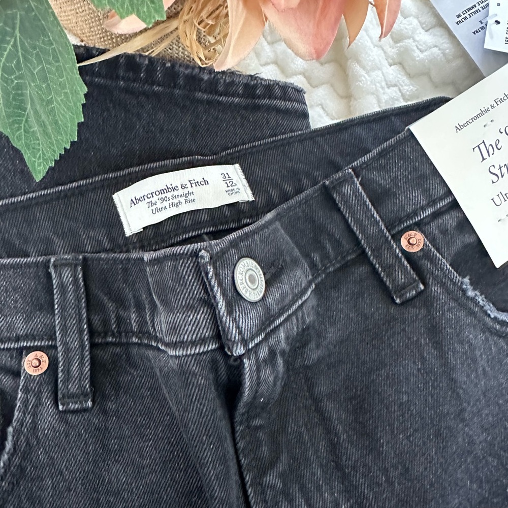 Curve Love Ultra High Rise 90s Straight Jean